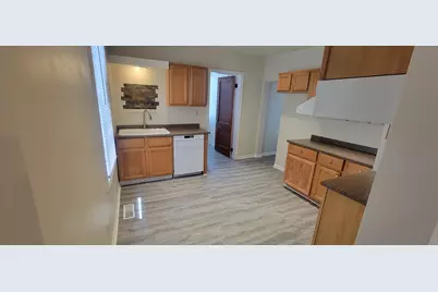 1201 S 75th St, Milwaukee, WI 53214 - Photo 9