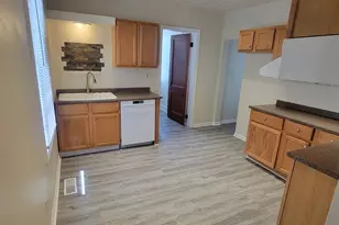 1201 S 75th St, West Allis, WI 53214 - Photo 9