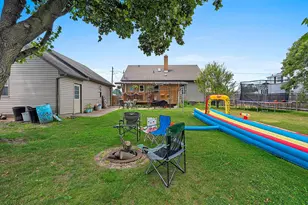 729 Woodlawn Dr, Manitowoc, WI 54220 - Photo 35