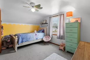 729 Woodlawn Dr, Manitowoc, WI 54220 - Photo 15