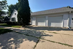 5100 N Idlewild Ave, Whitefish Bay, WI 53217 - Photo 29
