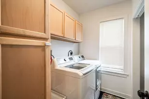 3660 S Iowa Ave, Saint Francis, WI 53235 - Photo 15