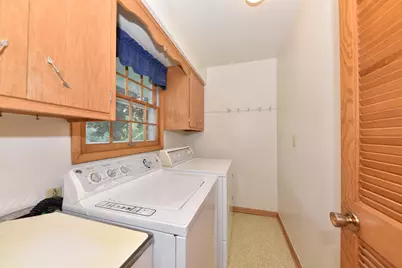 2017  Chestnut St, West Bend, WI 53095 - Photo 9