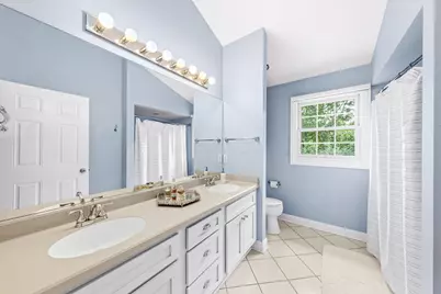 14445 W Meadowshire Dr, New Berlin, WI 53151 - Photo 17