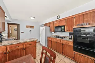 5558 W Donna Dr, Brown Deer, WI 53223 - Photo 11