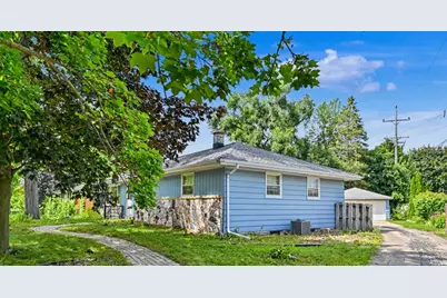 5558 W Donna Dr, Brown Deer, WI 53223 - Photo 3