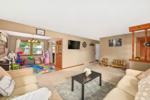 5558 W Donna Dr, Brown Deer, WI 53223 - Photo 7