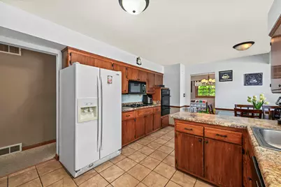 5558 W Donna Dr, Brown Deer, WI 53223 - Photo 13