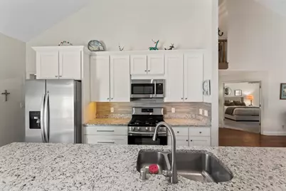 207  Pine Ter, Oconomowoc, WI 53066 - Photo 7