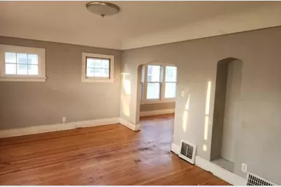 5553 N 32nd St, Milwaukee, WI 53209 - Photo 9
