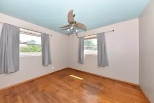 8935 N Navajo Rd, Bayside, WI 53217 - Photo 23
