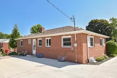 8935 N Navajo Rd, Bayside, WI 53217 - Photo 7