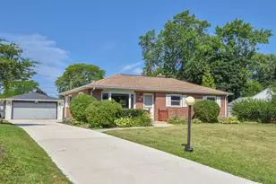 8935 N Navajo Rd, Bayside, WI 53217 - Photo 1