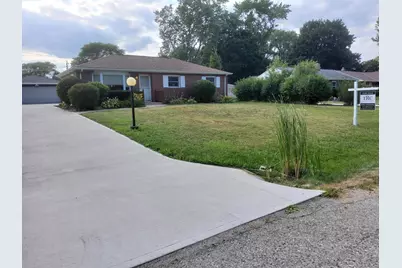 8935 N Navajo Rd, Bayside, WI 53217 - Photo 3