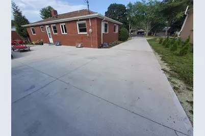 8935 N Navajo Rd, Bayside, WI 53217 - Photo 7