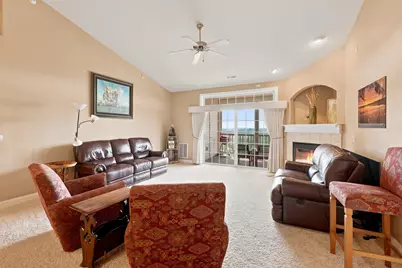 173 N Lapham St #306, Oconomowoc, WI 53066 - Photo 3