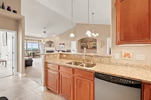 173 N Lapham St, Oconomowoc, WI 53066 - Photo 9