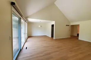 2333 W Cumberland Ct, Mequon, WI 53092 - Photo 5