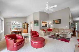 10752 N Oxford Ct, Mequon, WI 53092 - Photo 11