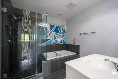 10752 N Oxford Ct, Mequon, WI 53092 - Photo 15