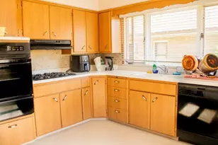 2359 N 56th St, Milwaukee, WI 53210 - Photo 5