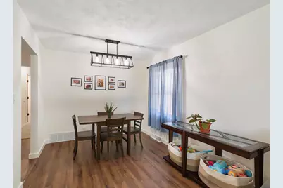 2125 N 113th St, Wauwatosa, WI 53226 - Photo 7
