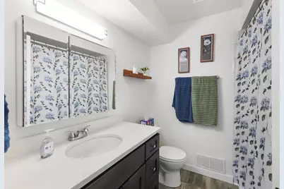 2125 N 113th St, Wauwatosa, WI 53226 - Photo 17