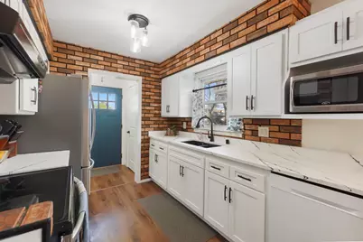 2125 N 113th St, Wauwatosa, WI 53226 - Photo 9