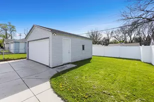 2125 N 113th St, Wauwatosa, WI 53226 - Photo 27