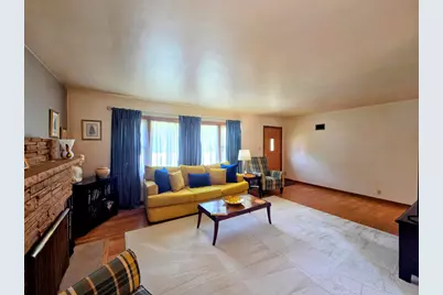 14345  Hyland Dr, Brookfield, WI 53005 - Photo 5