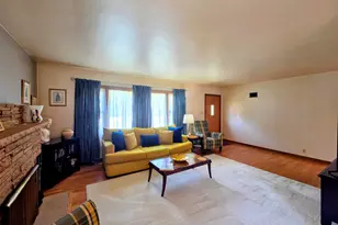 14345 Hyland Dr, Brookfield, WI 53005 - Photo 5