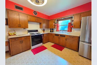 14345  Hyland Dr, Brookfield, WI 53005 - Photo 15