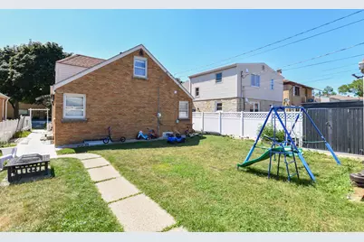 3342 S 26th St, Milwaukee, WI 53215 - Photo 5