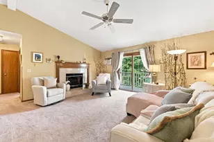 820 Devonshire Ln, West Bend, WI 53090 - Photo 5