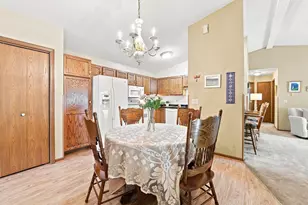 820 Devonshire Ln, West Bend, WI 53090 - Photo 9