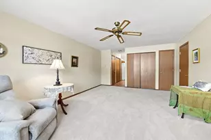820 Devonshire Ln, West Bend, WI 53090 - Photo 23