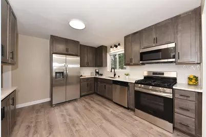 4212 W Clinton Ave, Milwaukee, WI 53209 - Photo 5