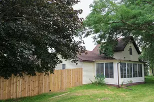 13718 Burtness Dr, Wilmington, MN 55921 - Photo 3