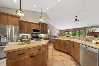 1232  Peregrine Ct, Burlington, WI 53105 - Photo 3