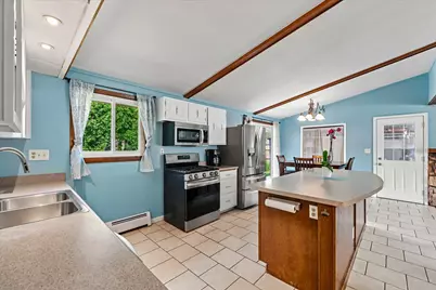 1632  Parkway Dr, Port Washington, WI 53074 - Photo 9
