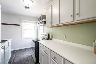 7341 S 37th Pl, Franklin, WI 53132 - Photo 9