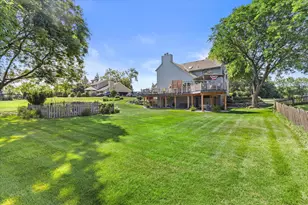 5300 Clover Ln, Racine, WI 53406 - Photo 7
