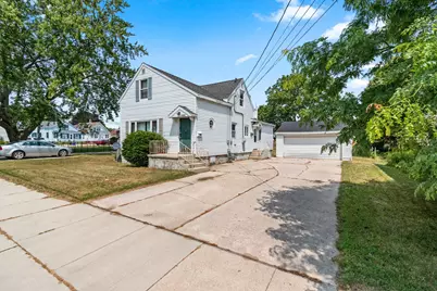 2014  13th St, Two Rivers, WI 54241 - Photo 3