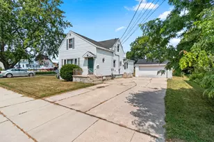 2014 13th St, Two Rivers, WI 54241 - Photo 3