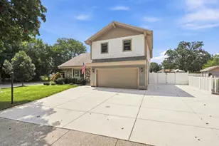 2802 Coventry Ln, Waukesha, WI 53188 - Photo 3