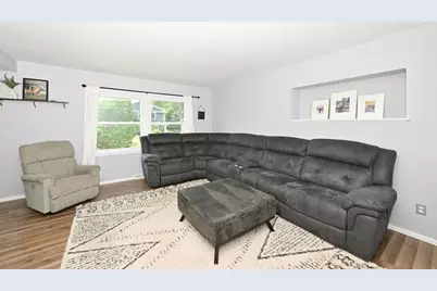 5989  Sugarbush Ln, Greendale, WI 53129 - Photo 3