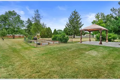 W152N5427  Badger Dr, Menomonee Falls, WI 53051 - Photo 29