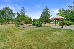 W152N5427 Badger Dr, Menomonee Falls, WI 53051 - Photo 29