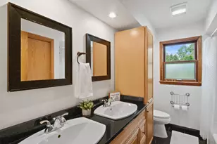 W152N5427 Badger Dr, Menomonee Falls, WI 53051 - Photo 17