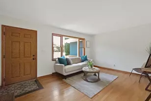 W152N5427 Badger Dr, Menomonee Falls, WI 53051 - Photo 3